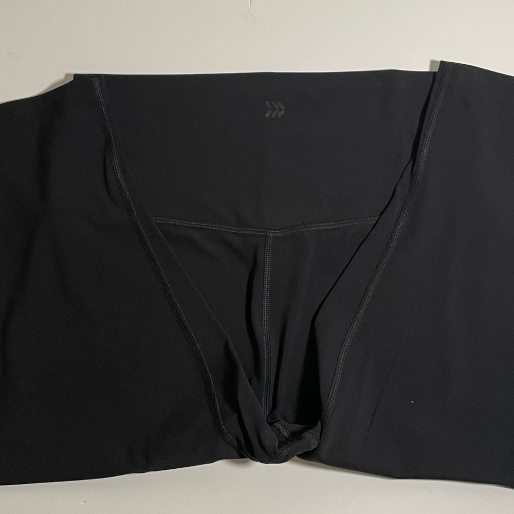 All In Motion Women’s High-Rise Capri Leggings - Picture 4 of 5